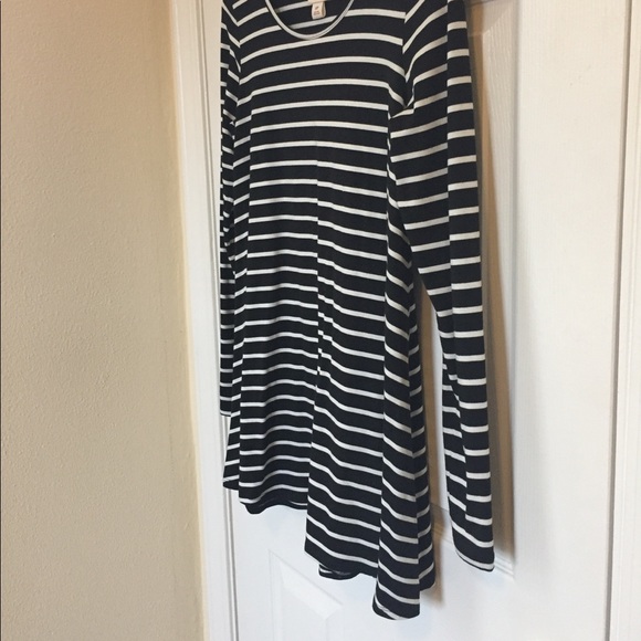 Long sleeved T-Shirt Dress - Picture 3 of 5